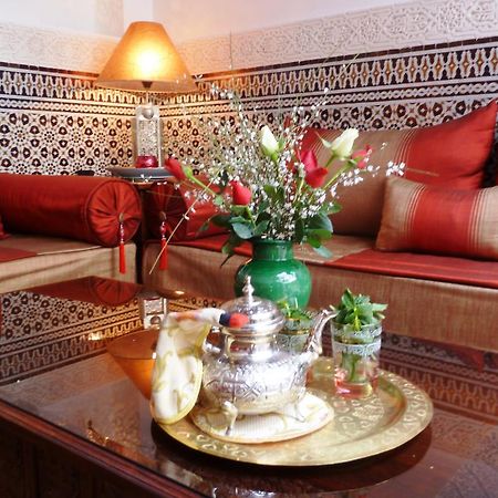 Riad Viva Marrakesh Ngoại thất bức ảnh A Moroccan tea set