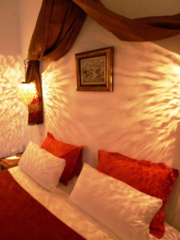 Riad Viva Marrakesh Ngoại thất bức ảnh A Moroccan lamp